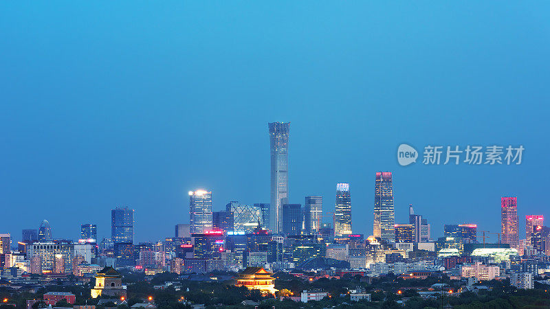 北京钟鼓楼和现代CBD夜景非常壮观。