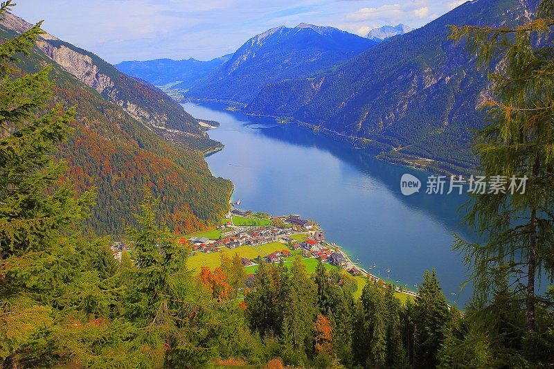 秋天，阿钦湖和佩蒂绍与泰洛卡温德尔阿尔卑斯山