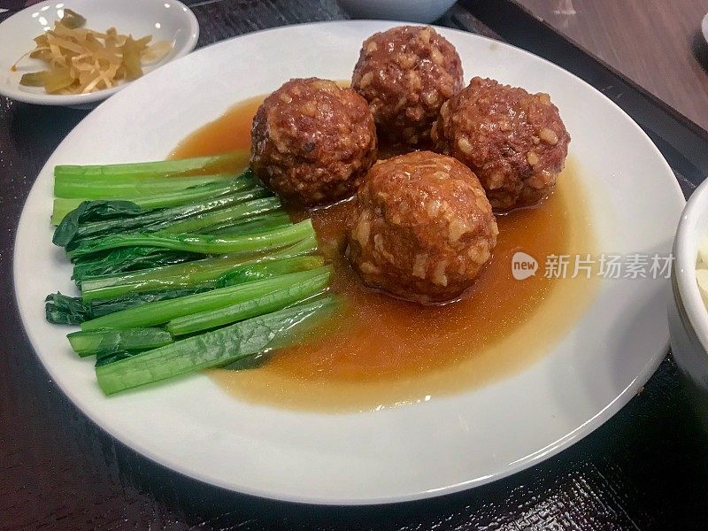 著名的中国菜，四西丸也被称为狮子头肉丸，在日本横滨餐厅供应