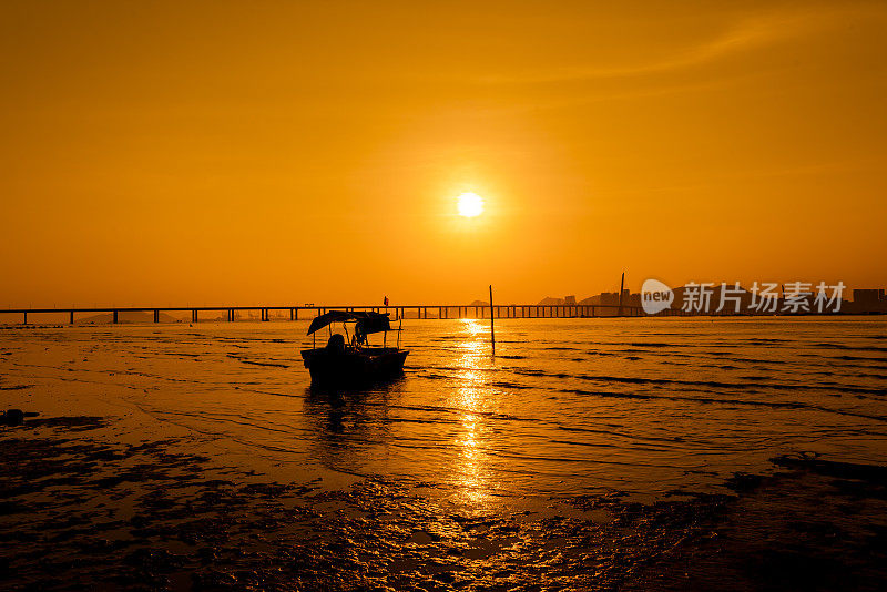 香港流浮山日落海滩