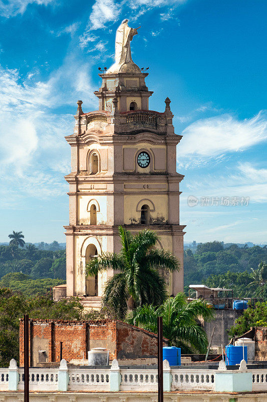 古巴卡马圭的殖民教堂塔