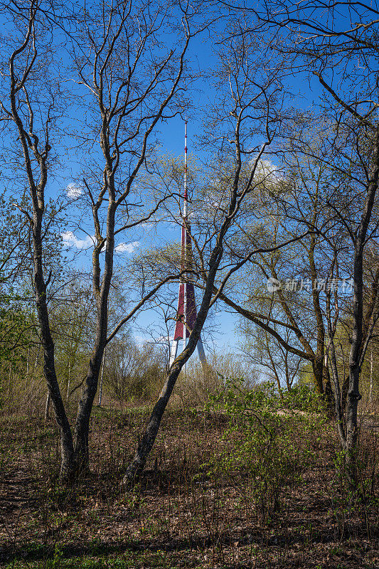 拉脱维亚里加扎库萨拉岛的广播电视塔
