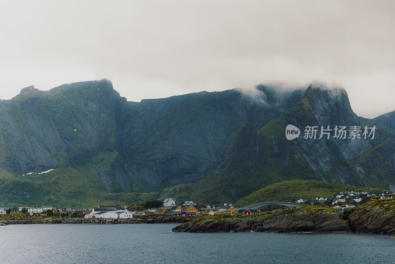 罗弗敦群岛上古老渔村莱内的壮观景色