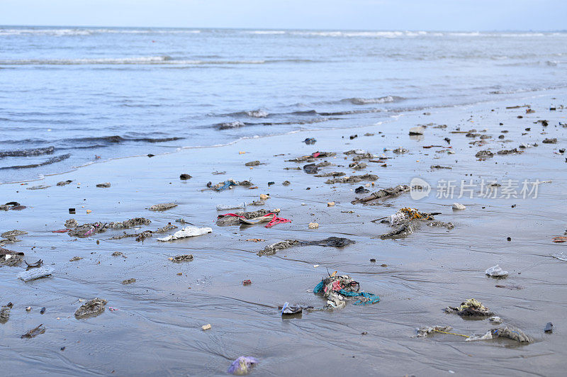 垃圾污染海滩