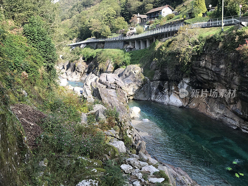 瑞士-康顿提基诺-维尔扎斯卡山谷-拉维特佐村