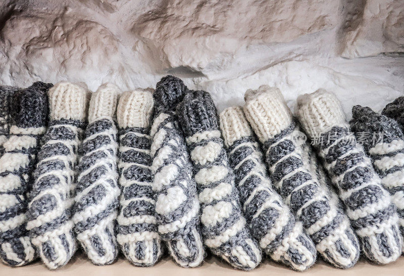 波斯尼亚和黑塞哥维那萨拉热窝的巴基亚贾老城出售传统手工毛料服装