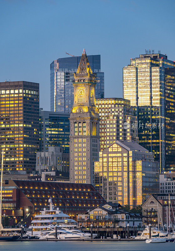 日落时分的波士顿市区天际线，马萨诸塞州，美国