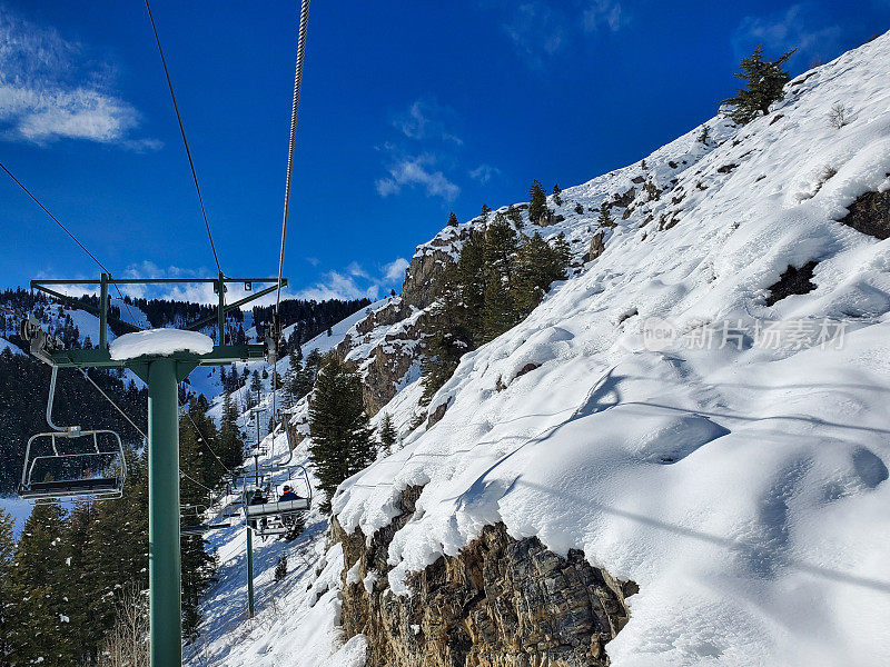 滑雪缆车视图。爱达荷州太阳谷滑雪场。