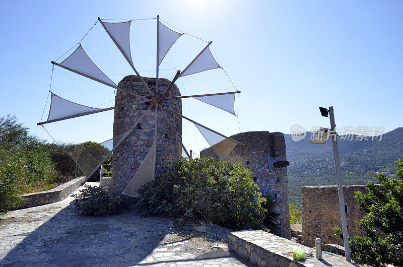 希腊，古老的石头建造了风车