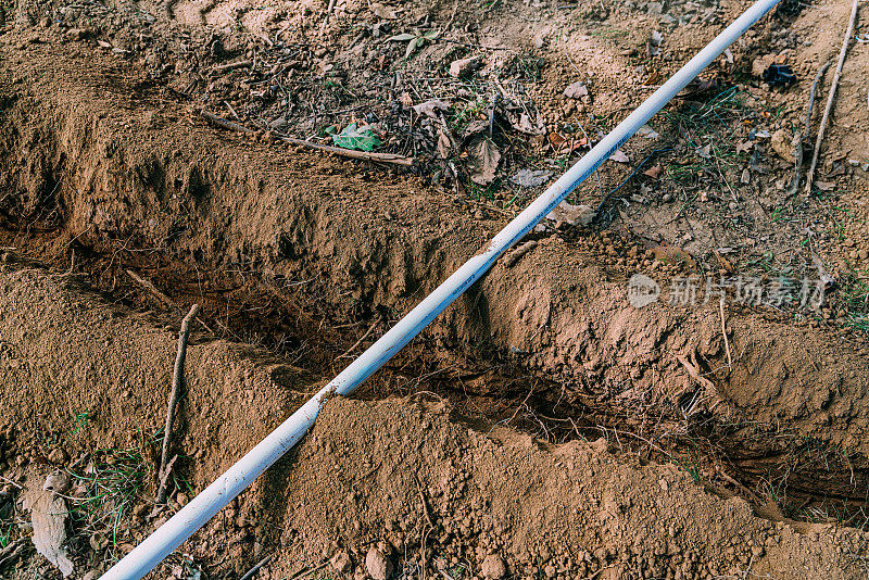 PVC洒水管可以安装在新建筑的泥土中