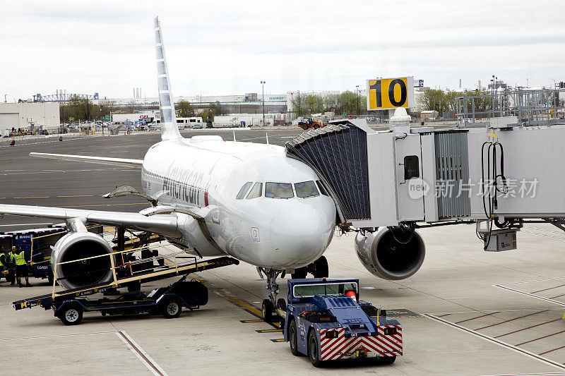 美国航空737准备起飞