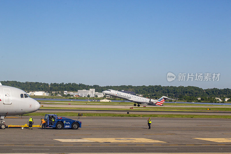美国鹰庞巴迪CRJ-701ER飞机N716PS在DCA机场