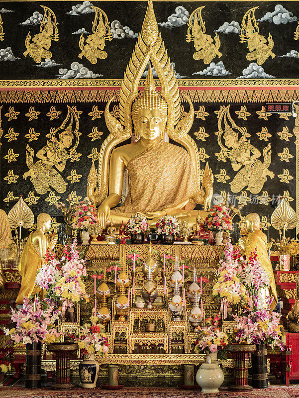 泰国清迈吴浦寺的布达雕像