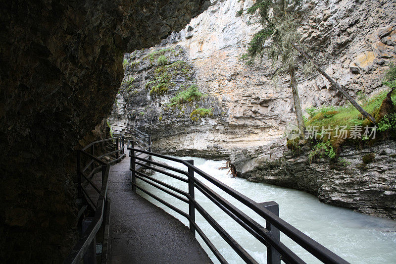 约翰斯顿峡谷徒步旅行