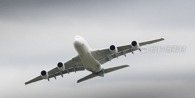 空客A380飞