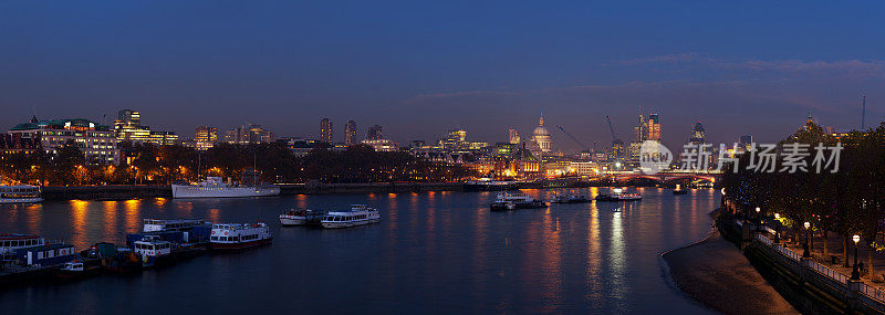 黄昏时分的伦敦城