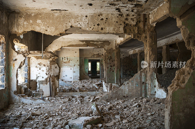 叙利亚库奈特拉的一栋建筑被战争毁坏