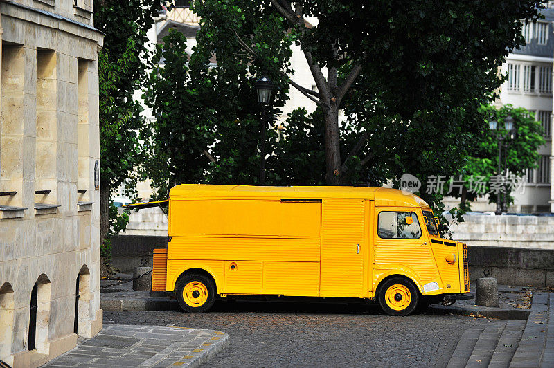 黄色法国货车