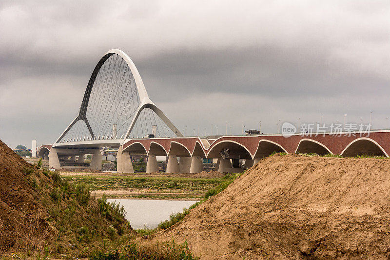 河川扩建工程新桥