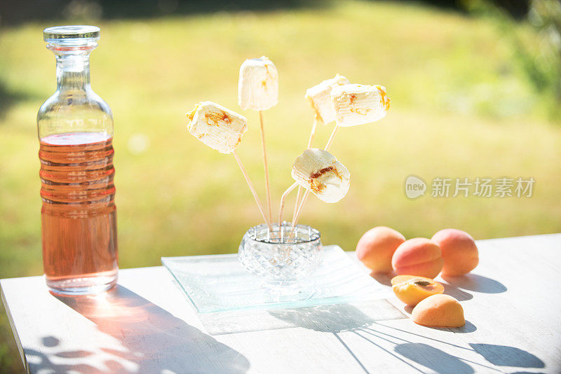 夏天自制的杏子冰棍