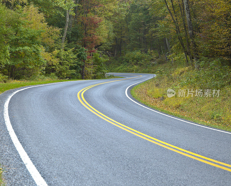 蜿蜒的道路