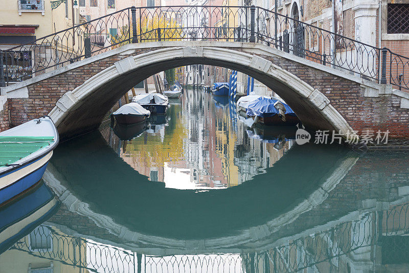 威尼斯运河上的桥，意大利，欧洲