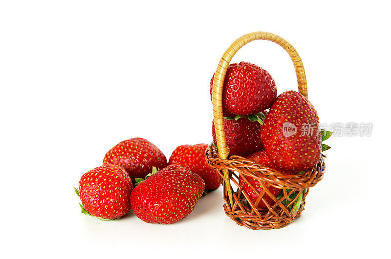 竹篮子里的草莓