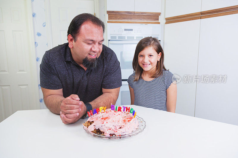 烘焙-室内家庭乐趣生日蛋糕烘焙失败