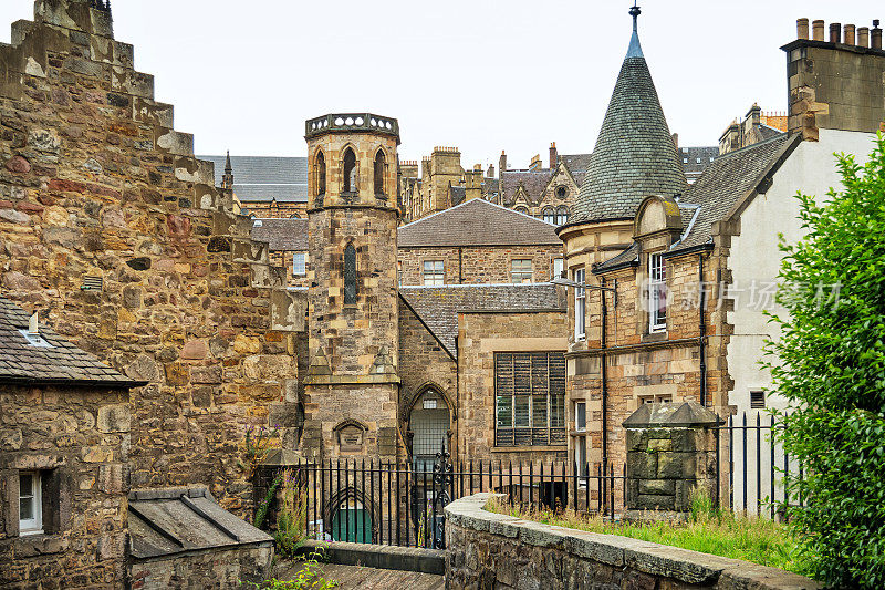 苏格兰爱丁堡老城的典型石质建筑