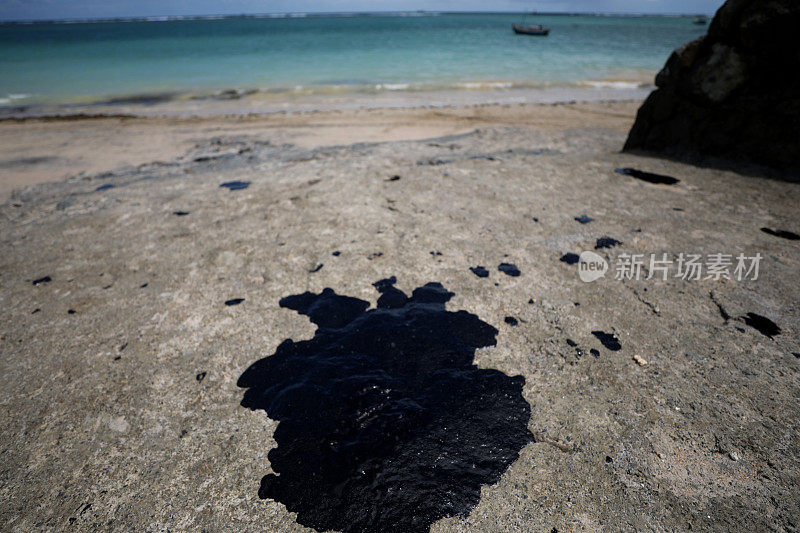 石油泄漏入海