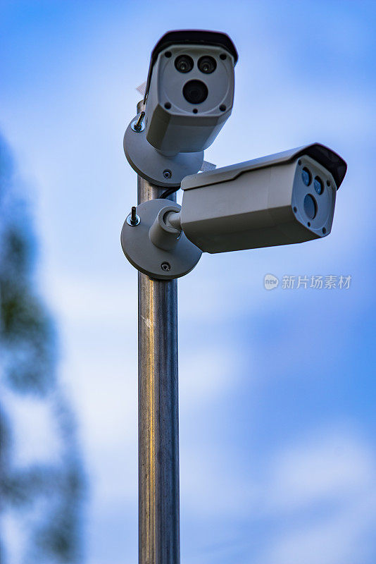闭路摄像机的天空背景红外摄像机和变焦跟踪系统