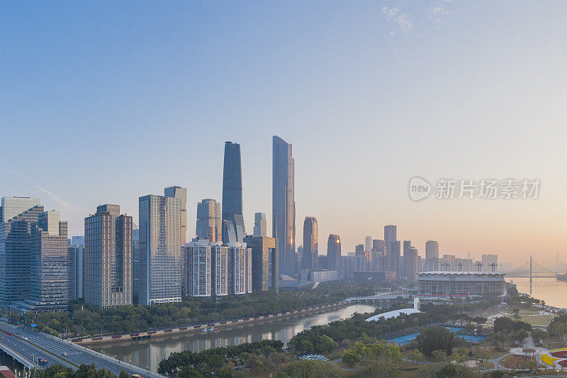 中国广州珠江新城摩天大楼的航拍照片