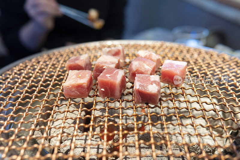 餐厅有韩国烤肉或烤肉