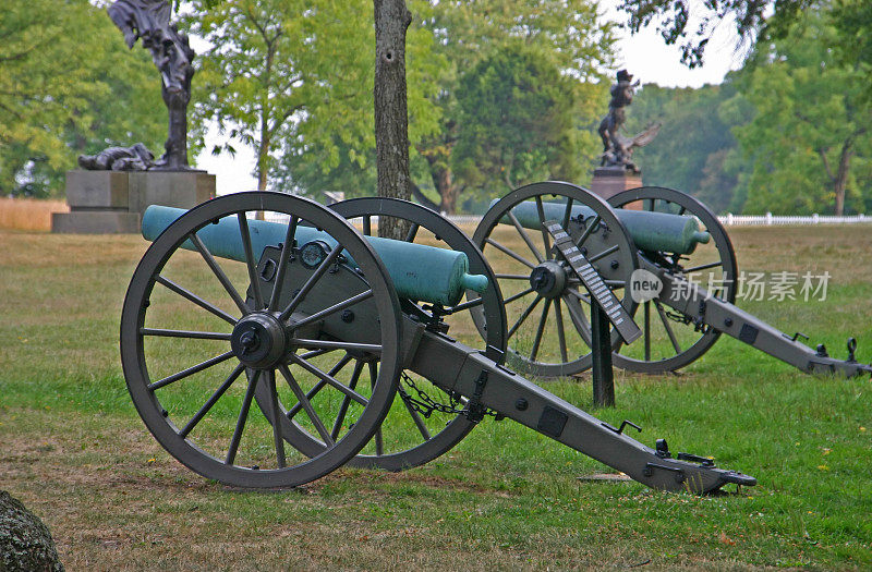 葛底斯堡附近的历史战场上的大炮(美国)