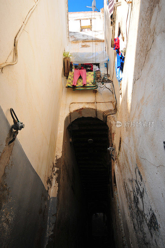 阿尔及尔，阿尔及利亚:狭窄的小巷，卡斯巴