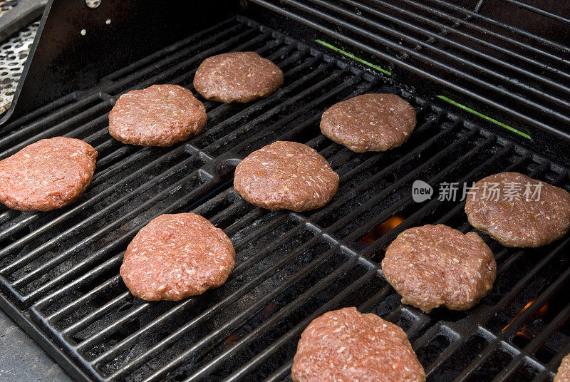 在后院煮肉