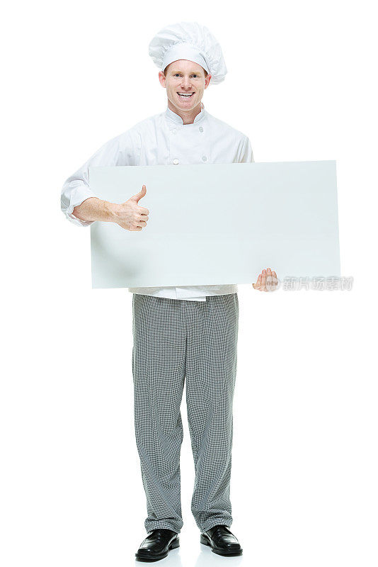 微笑的厨师举着牌子，竖起大拇指