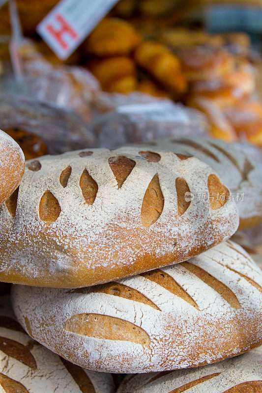 农贸市场上的手工面包