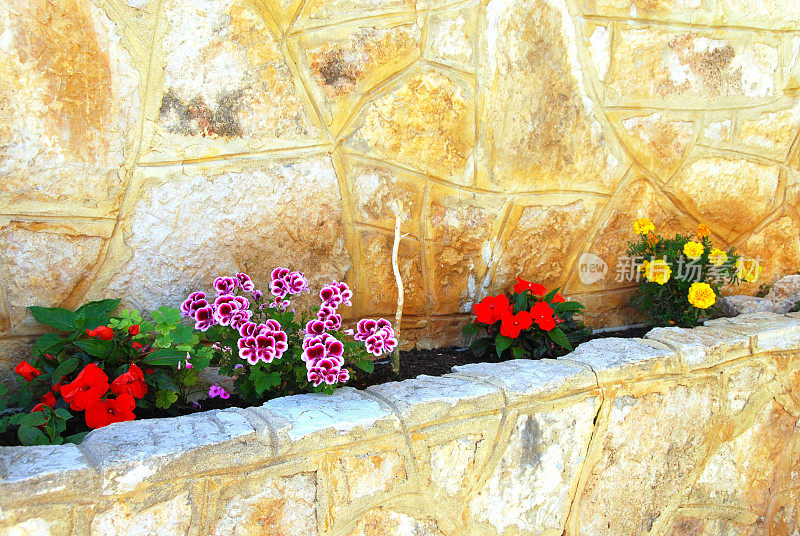 天然石材制作的花盆