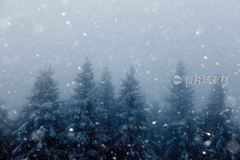 晚上降雪