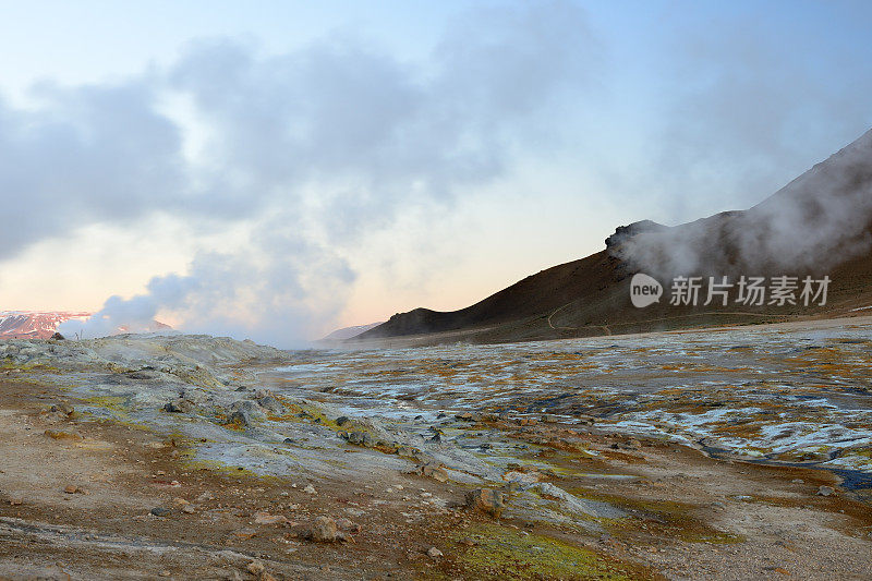 冰岛纳马斯卡尔德的硫磺火星景观