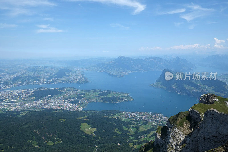 从皮拉图斯山顶俯瞰