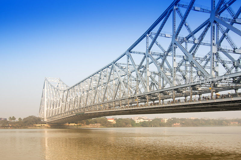 印度加尔各答Hoogly河上的豪拉桥