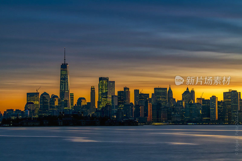 清晨从泽西城俯瞰曼哈顿