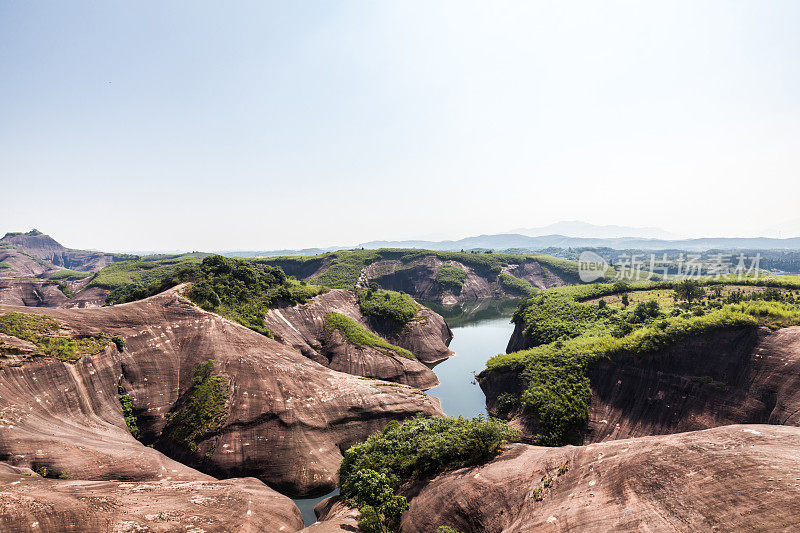 山、湖丹霞地貌