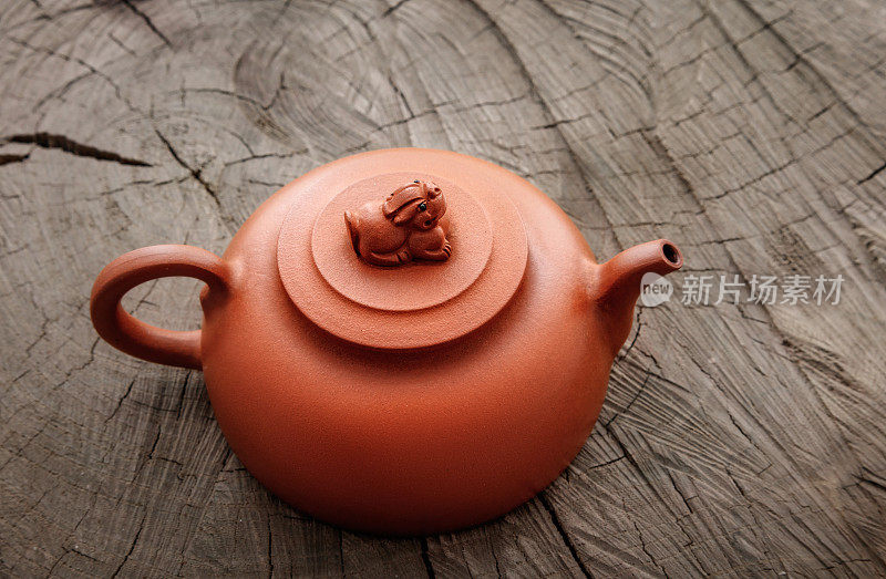 中国茶壶，陶罐。