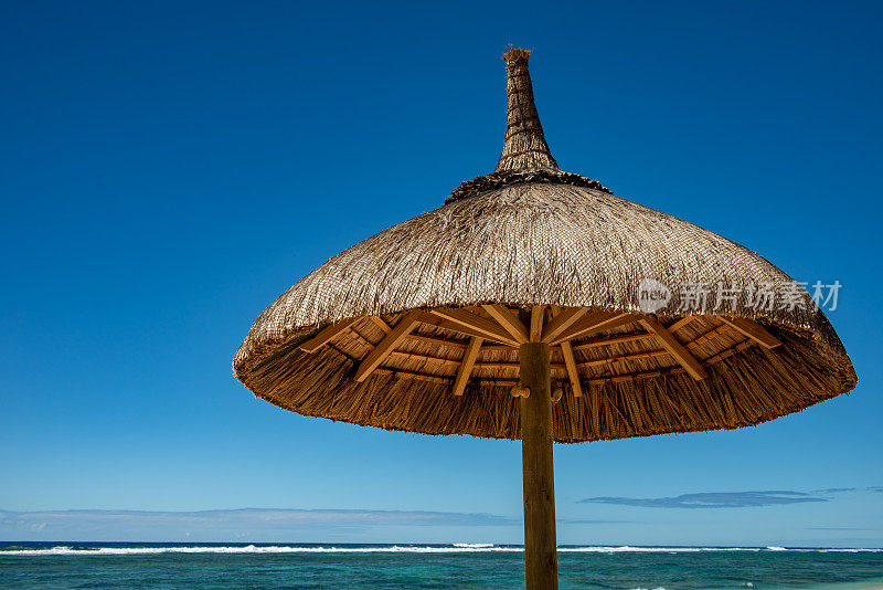 毛里求斯拉斐特邮局海滩上的田园诗般的景色。