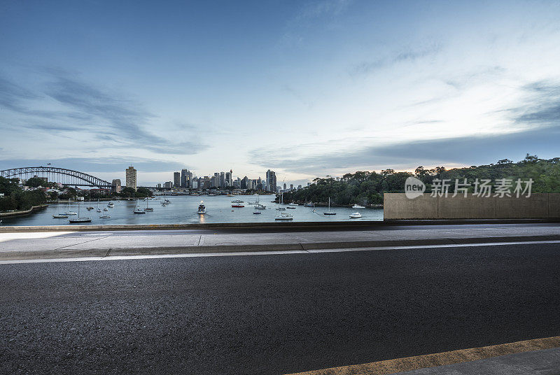 悉尼海港大桥旁的空路