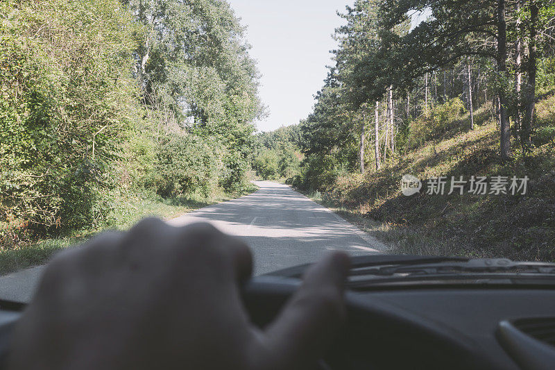 乘汽车旅行。司机的个人观点。