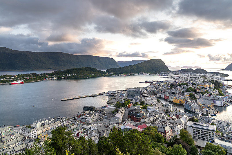 从Fjellstua观看Alesund